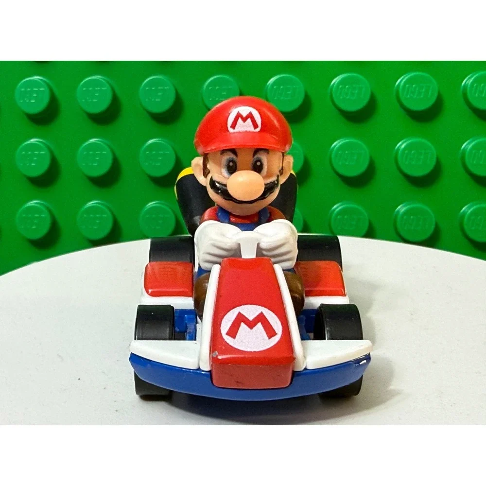 Hot Wheels Mario Kart Mario Standard Kart Die-Cast Toy Car GBG26 2018 Nintendo